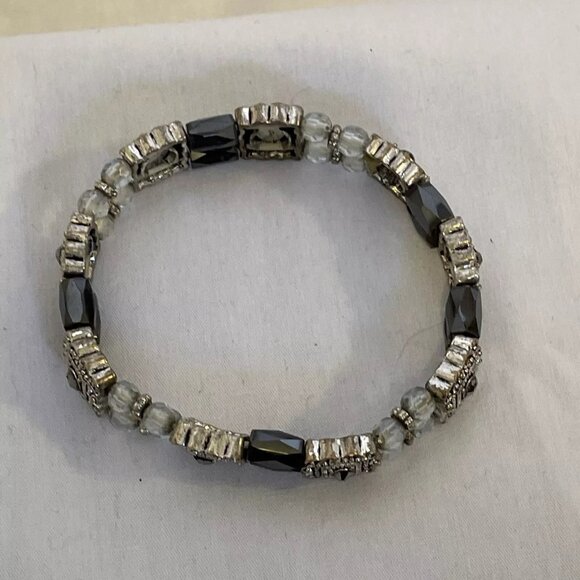 Mixed Metal & Crystal Stretch Magnetic Bracelet - Unbranded Costume Jewlery - Picture 6 of 9